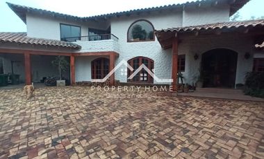 CASA A PASOS DEL COLEGIO SAN ANSELMO CHICUREO!!!!