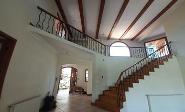 CASA A PASOS DEL COLEGIO SAN ANSELMO CHICUREO!!!!