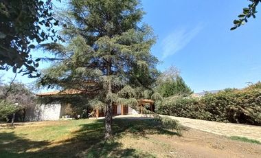 CASA A PASOS DEL COLEGIO SAN ANSELMO CHICUREO!!!!