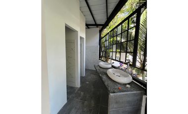 Arriendo Locales en Avenida Las Vegas/Poblado