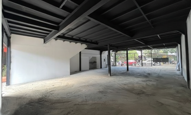 Arriendo Locales en Avenida Las Vegas/Poblado