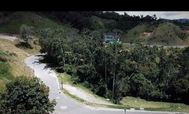 VENTA Lote en unidad cerrada en el Retiro