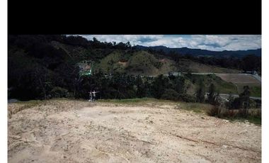 VENTA Lote en unidad cerrada en el Retiro