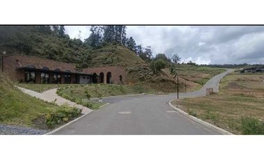 VENTA Lote en unidad cerrada en el Retiro