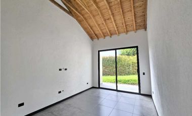 Venta de casa en parcelación en Marinilla.