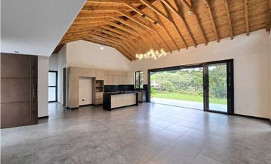 Venta de casa en parcelación en Marinilla.