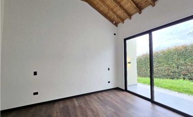 Venta de casa en parcelación en Marinilla.