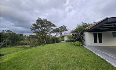 Venta de casa en parcelación en Marinilla.