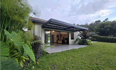 Venta de casa en parcelación en Marinilla.