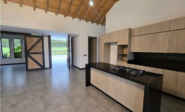 Venta de casa en parcelación en Marinilla.