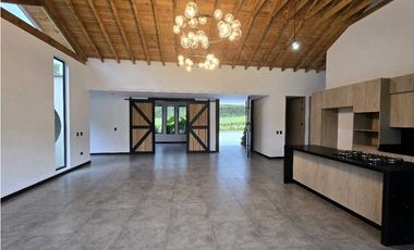 Venta de casa en parcelación en Marinilla.