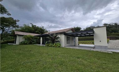 Venta de casa en parcelación en Marinilla.