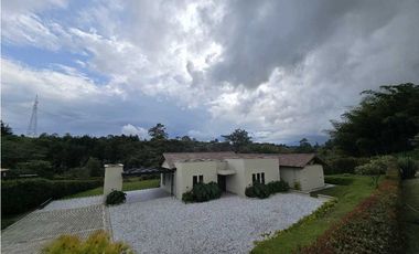 Venta de casa en parcelación en Marinilla.