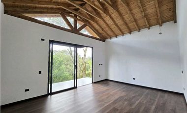 Venta de casa en parcelación en Marinilla.