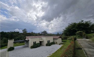 Venta de casa en parcelación en Marinilla.