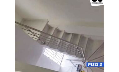 Se vende casa con 2 apartamentos barrio el manantial