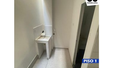 Se vende casa con 2 apartamentos barrio el manantial