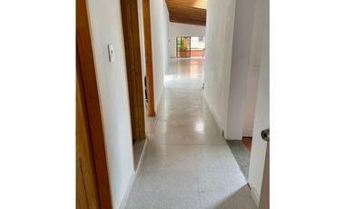 ARRIENDO CASA LOCAL EN LAURELES