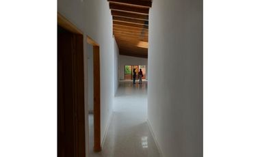 ARRIENDO CASA LOCAL EN LAURELES