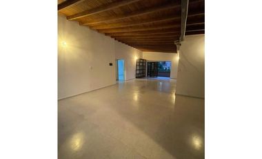 ARRIENDO CASA LOCAL EN LAURELES