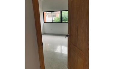 ARRIENDO CASA LOCAL EN LAURELES