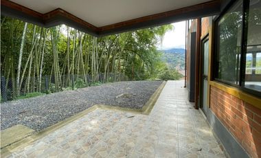 Casa Campestre  en renta en La Estrella sector La Tablaza