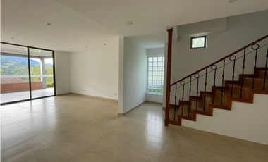 Casa Campestre  en renta en La Estrella sector La Tablaza