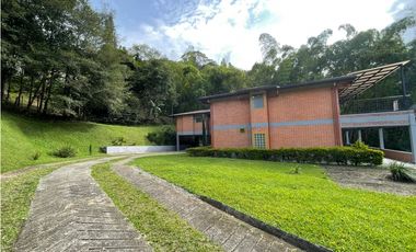 Casa Campestre  en renta en La Estrella sector La Tablaza