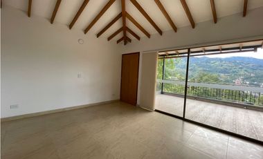 Casa Campestre  en renta en La Estrella sector La Tablaza