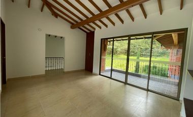 Casa Campestre  en renta en La Estrella sector La Tablaza