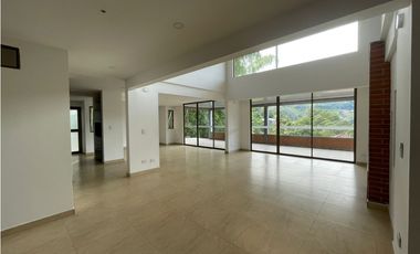 Casa Campestre  en renta en La Estrella sector La Tablaza