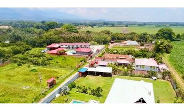 Casa campestre en venta en parcelación - Santa Elena El Cerrito Valle