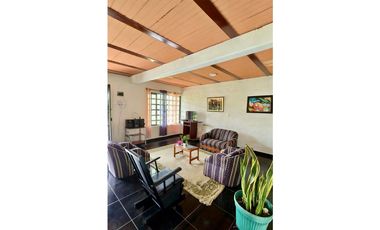 Casa campestre en venta en parcelación - Santa Elena El Cerrito Valle