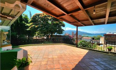 CASA EN VENTA, VALLE DE BRAVO