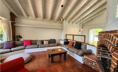 CASA EN VENTA, VALLE DE BRAVO