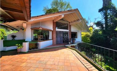 CASA EN VENTA, VALLE DE BRAVO