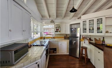 CASA EN VENTA, VALLE DE BRAVO