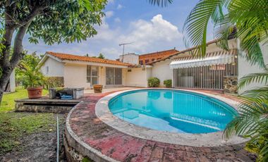 Casa en Fraccionamiento en Lomas de Cocoyoc Atlatlahucan - M2AI-890-Fr