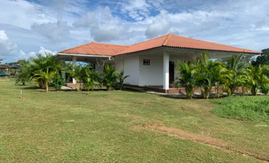 CASA AMOBLADA EN VENTA LA CANDELARIA PESÉ