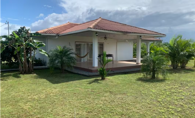 CASA AMOBLADA EN VENTA LA CANDELARIA PESÉ