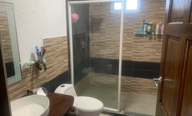 CASA AMOBLADA EN VENTA LA CANDELARIA PESÉ