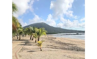 PLAYA DORADA / LAS OLAS / 205 M / 3 HABITACIONES / TERRAZA / VACIA