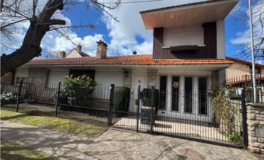 Hermoso PH al frente con garaje en Barrio Los Troncos