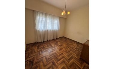 Hermoso PH al frente con garaje en Barrio Los Troncos