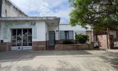 VENTA- CASA 2 DORMITORIOS- BARRIO SAN ROQUE