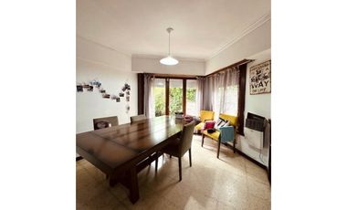 CASA 4 AMB. C/ GARAGE Y PARQUE. LOTE IDEAL DESARROLLO. CHAUVIN