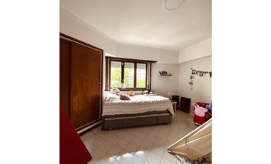 CASA 4 AMB. C/ GARAGE Y PARQUE. LOTE IDEAL DESARROLLO. CHAUVIN