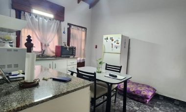 Casa PH en venta en Remedios de Escalada Oeste