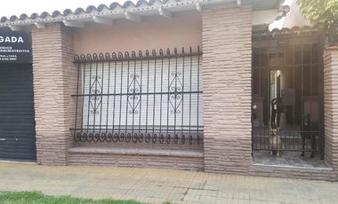 Casa PH en venta en Remedios de Escalada Oeste