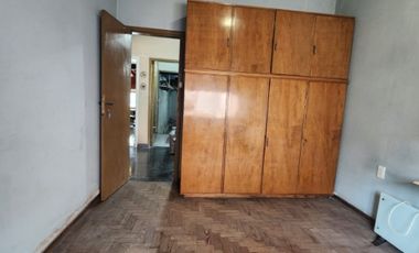 Casa PH en venta en Remedios de Escalada Oeste